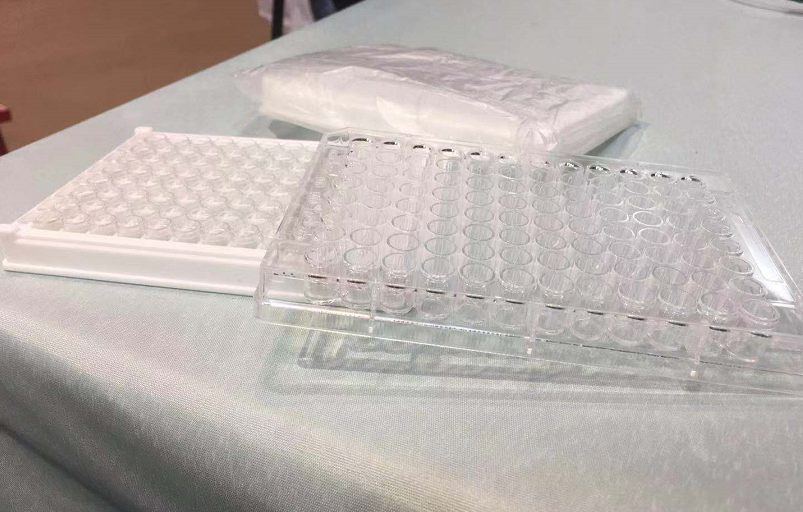 医疗器械展上陈列的等离子表面处理样品-球速等离子清洗机
